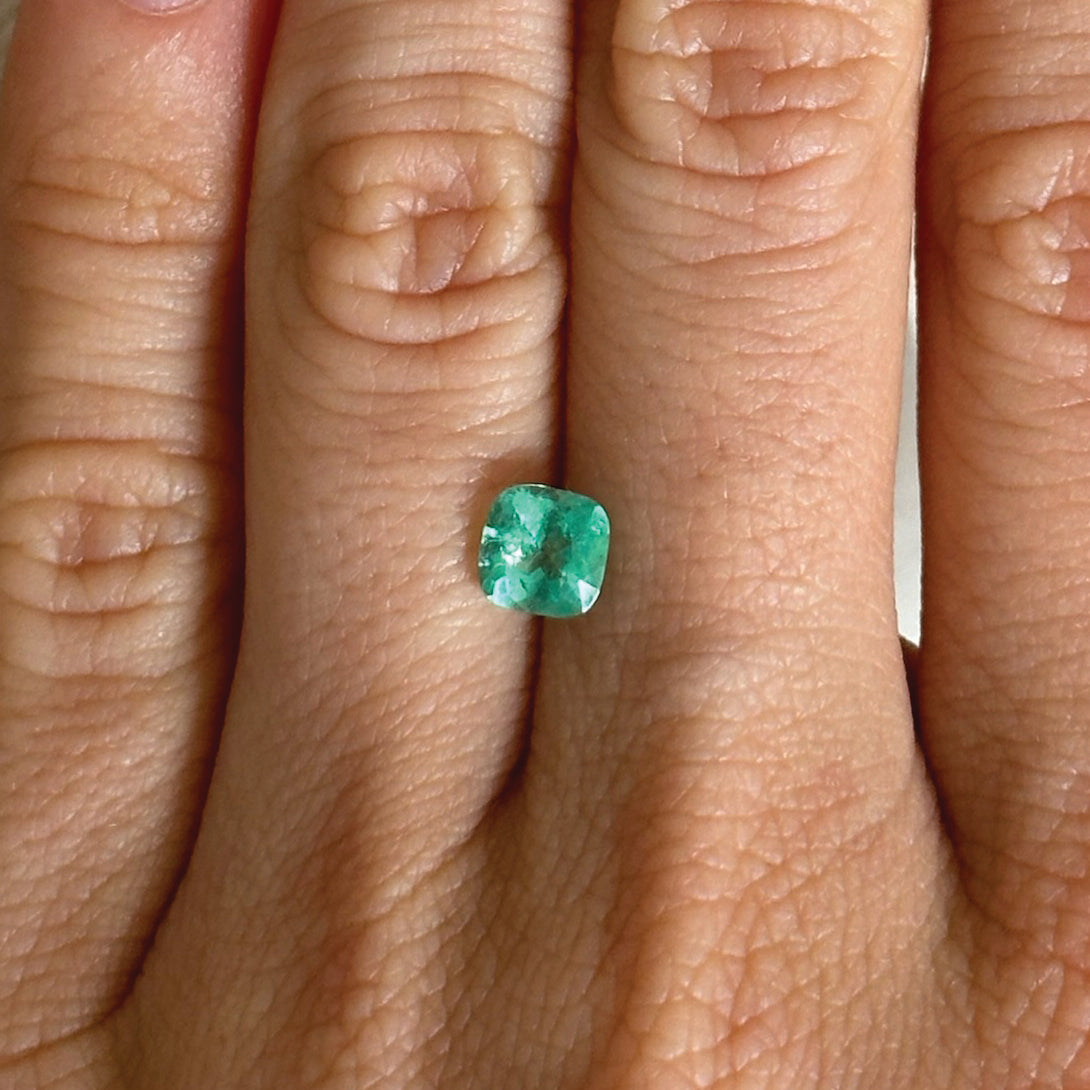 BESPOKE 0.71CT COLOMBIAN EMERALD