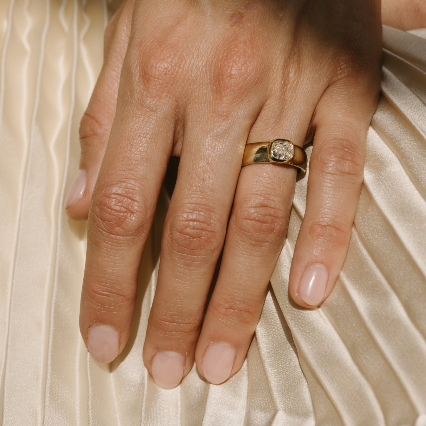 0.95ct Cushion Diamond Dune Ring