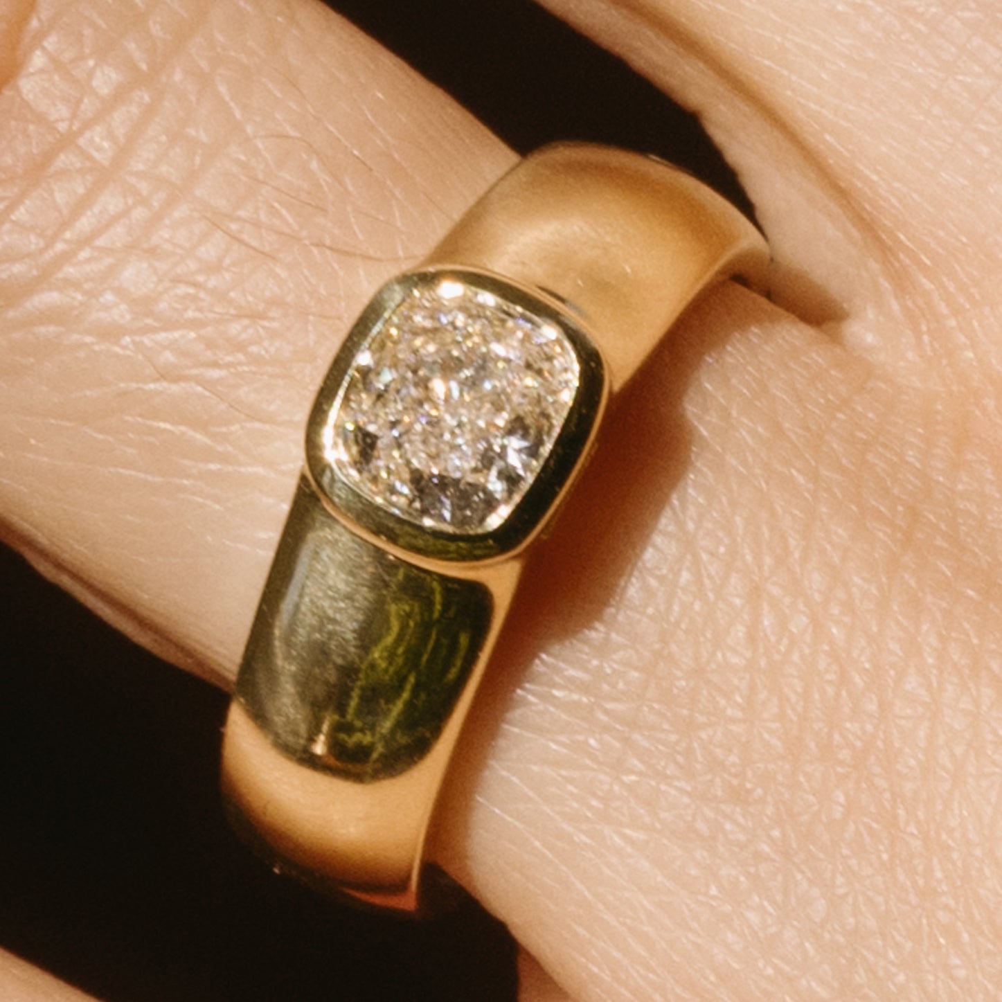 0.95ct Cushion Diamond Dune Ring