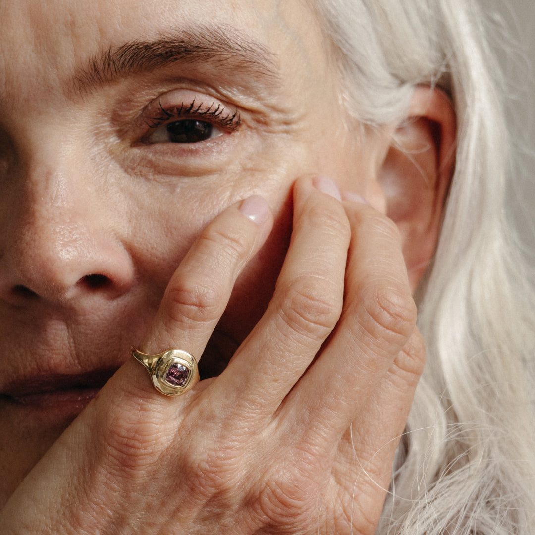 1.06CT CLAY PINK SAPPHIRE RIPPLE RING