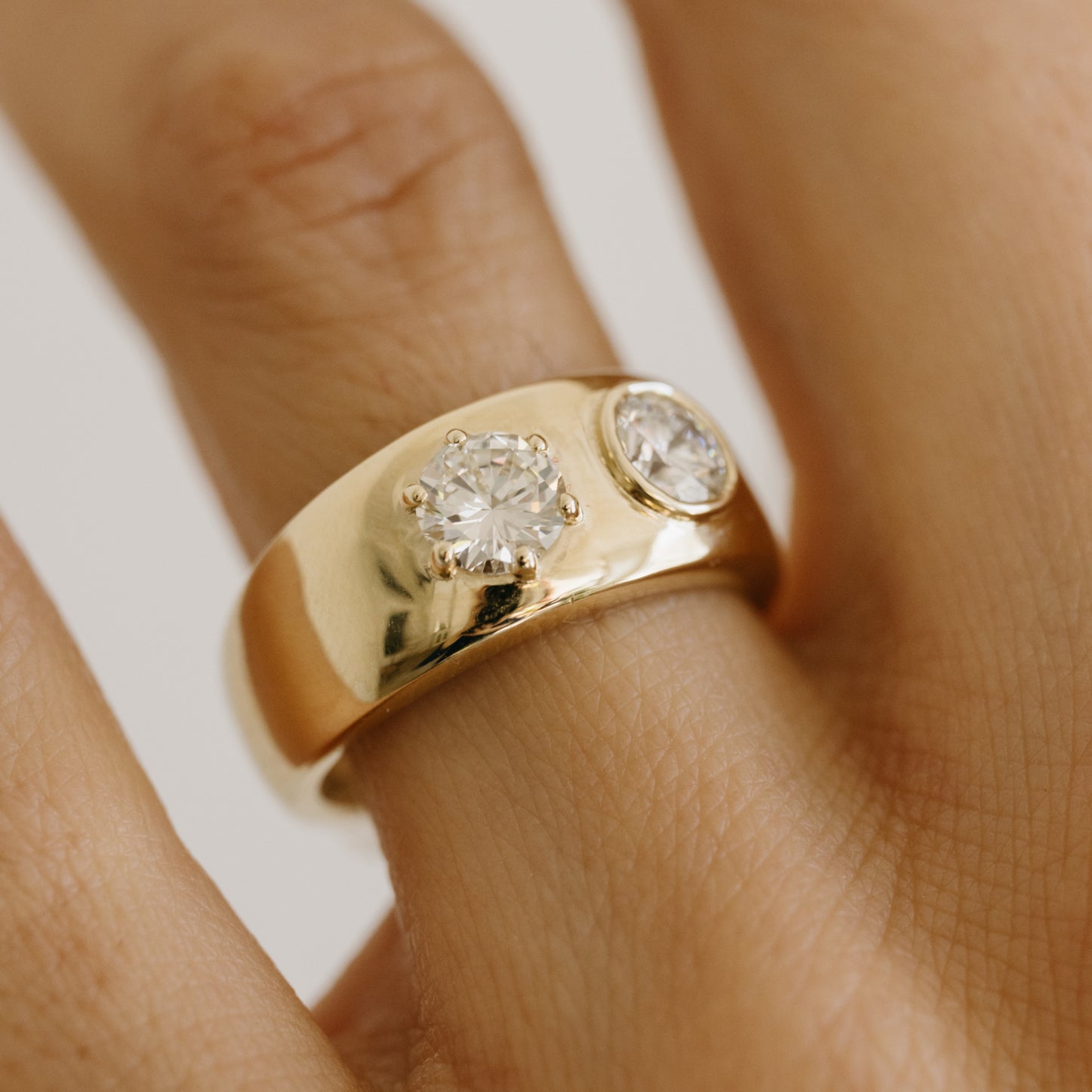 1.07tcw Round Diamond Barrett Ring