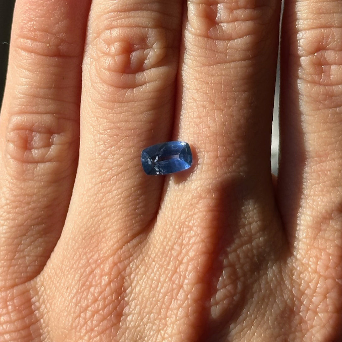 BESPOKE 1.11CT SRI LANKAN SAPPHIRE