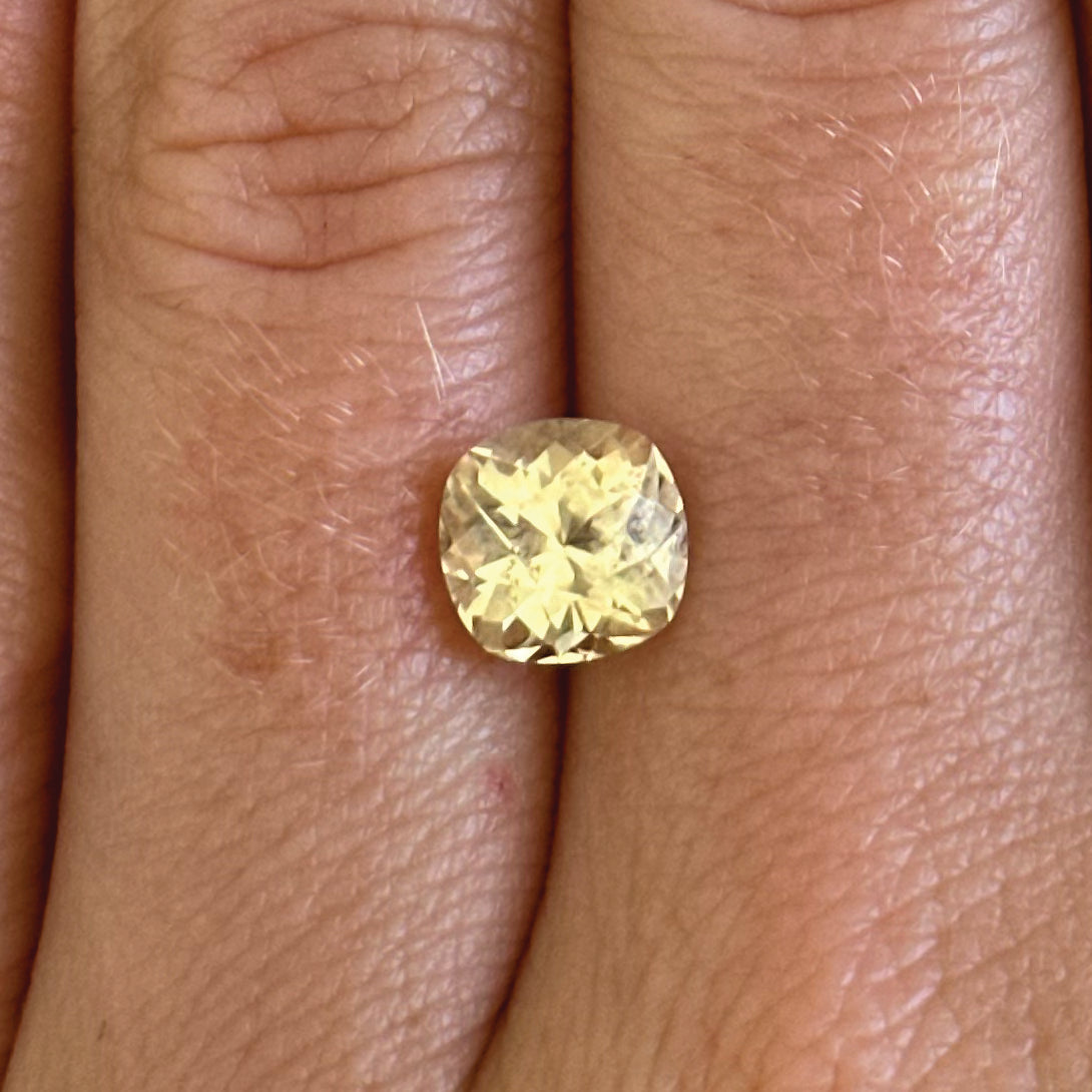 BESPOKE 2.64CT YELLOW SAPPHIRE