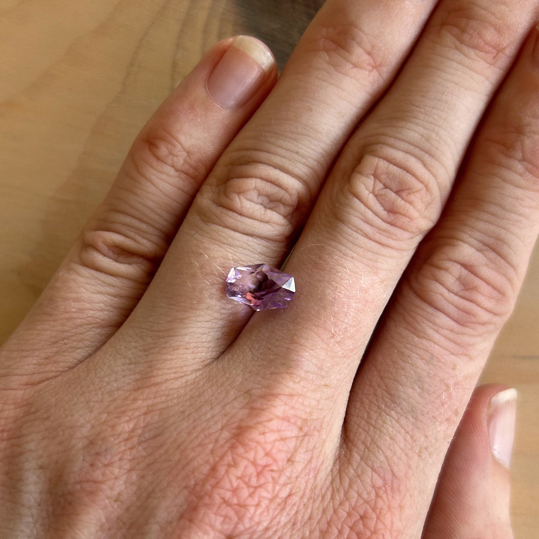 BESPOKE 1.77CT MONTANA AMETHYST