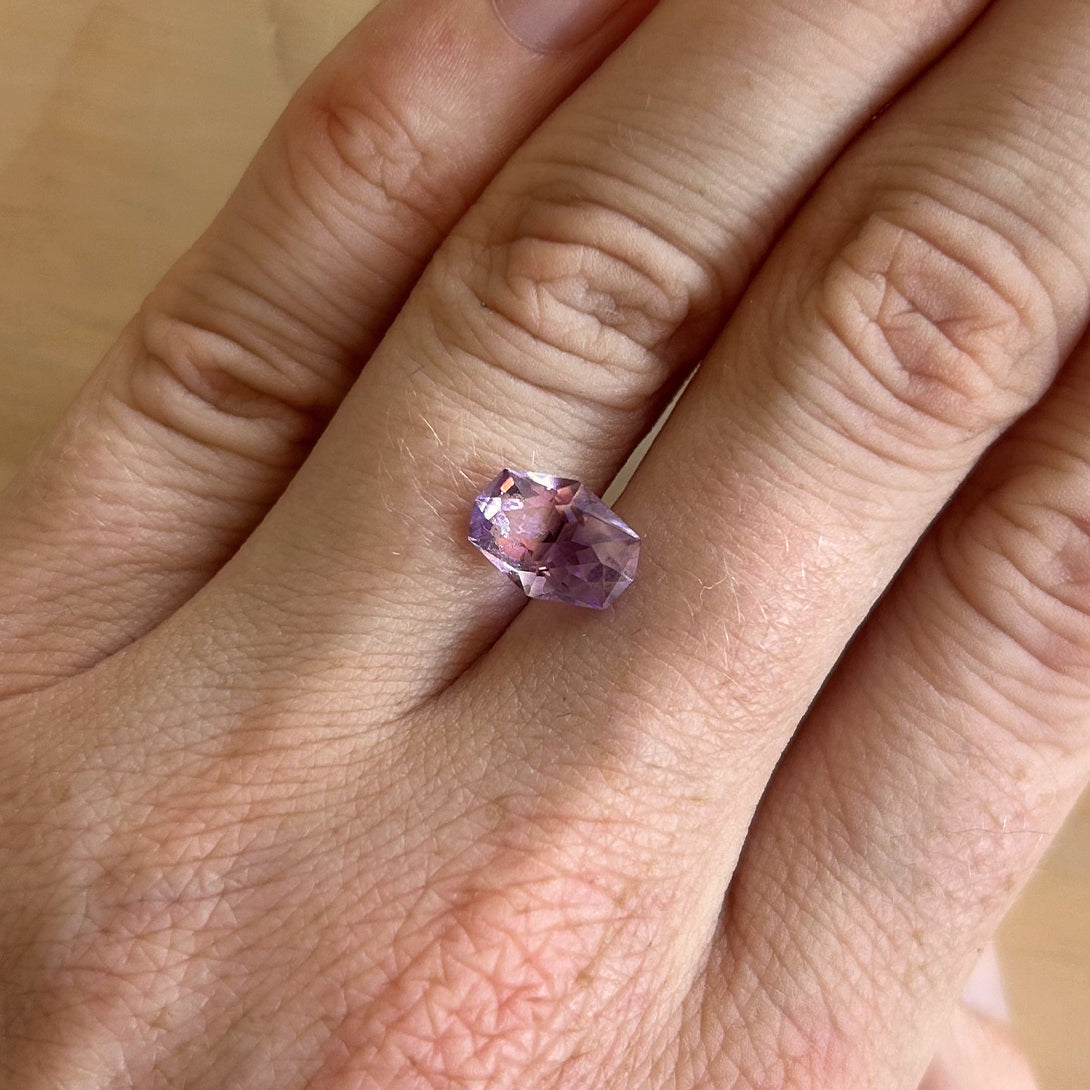 BESPOKE 1.77CT MONTANA AMETHYST