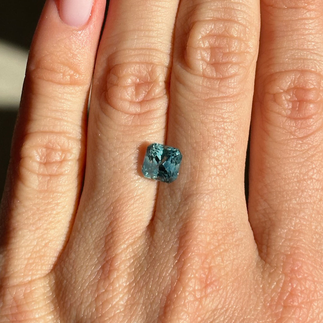 BESPOKE 2.63CT MONTANA SAPPHIRE