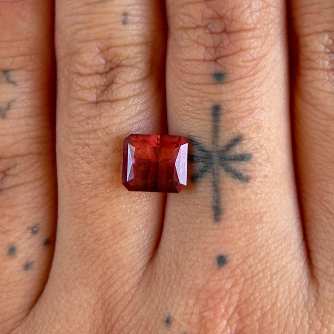 BESPOKE 3.38CT RASPBERRY TOURMALINE