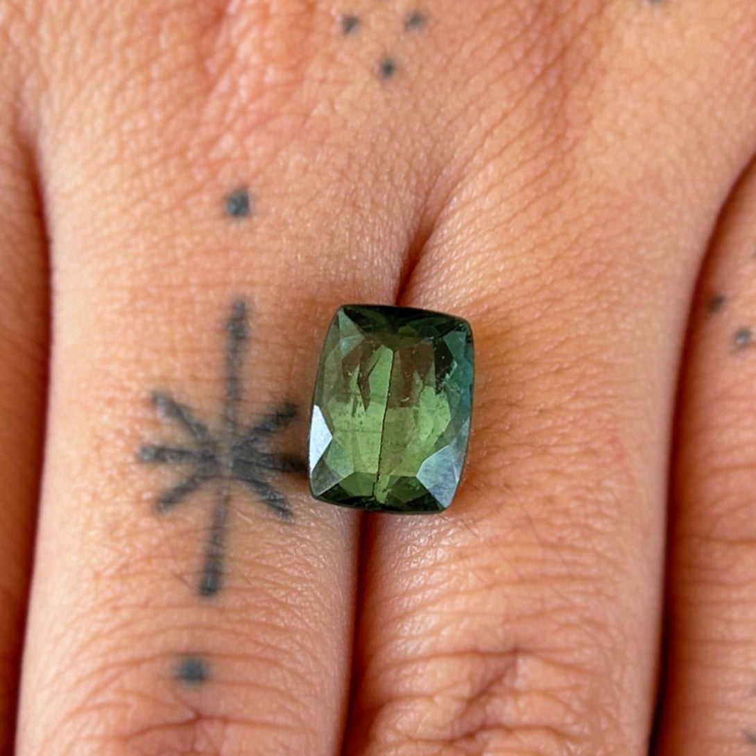 BESPOKE 4.70CT TEAL GREEN TOURMALINE