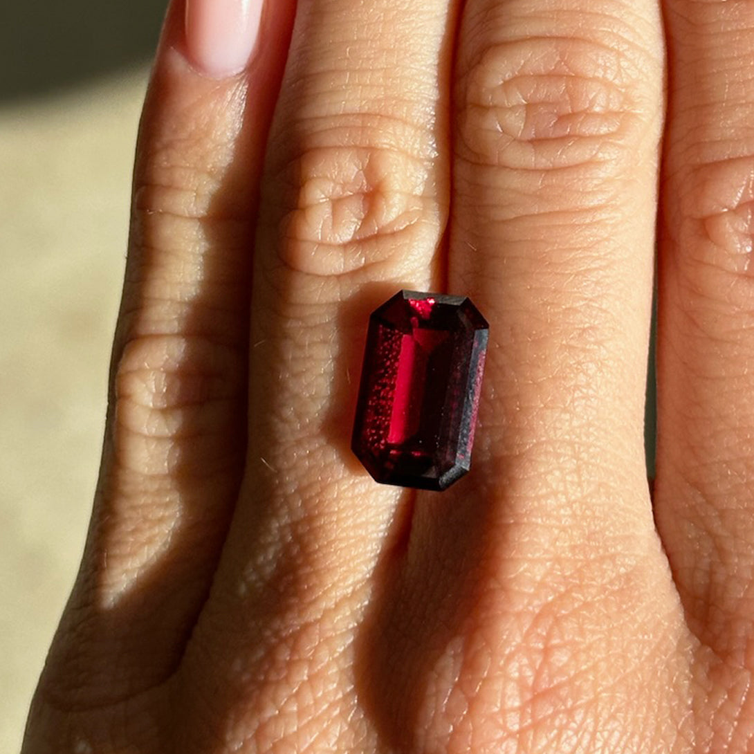 BESPOKE 7.99CT ANZA RHODOLITE GARNET