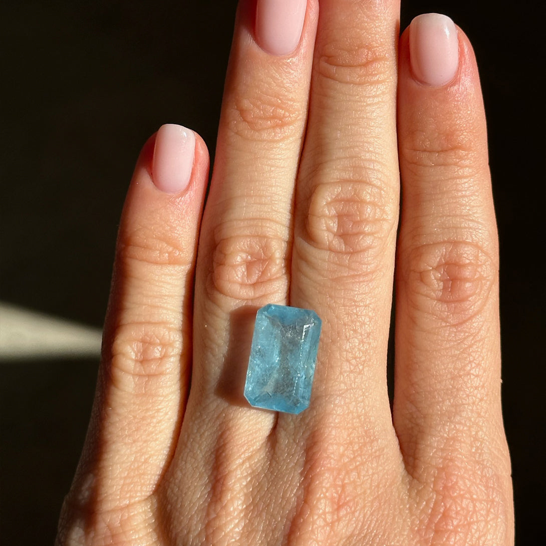BESPOKE 8.18CT AQUAMARINE