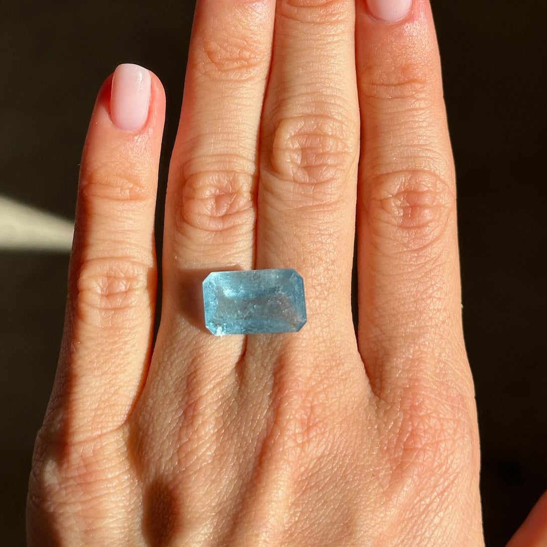 BESPOKE 8.18CT AQUAMARINE