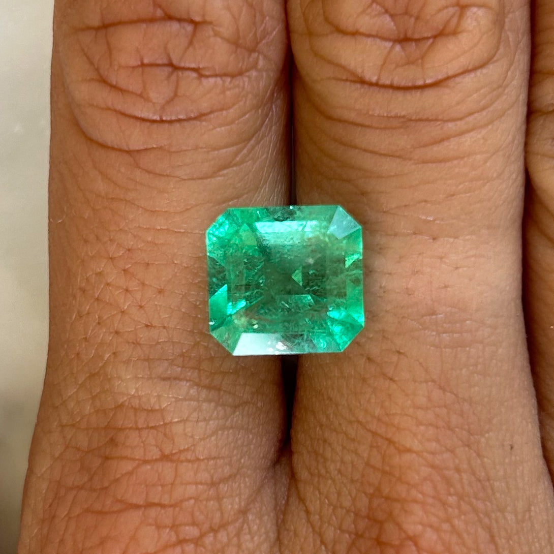 BESPOKE 5.09CT MUZO EMERALD