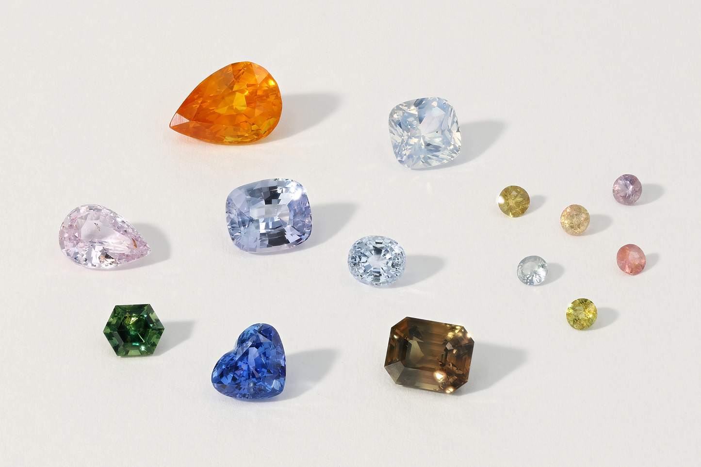 BESPOKE 2.50CT OPALESCENT SAPPHIRE