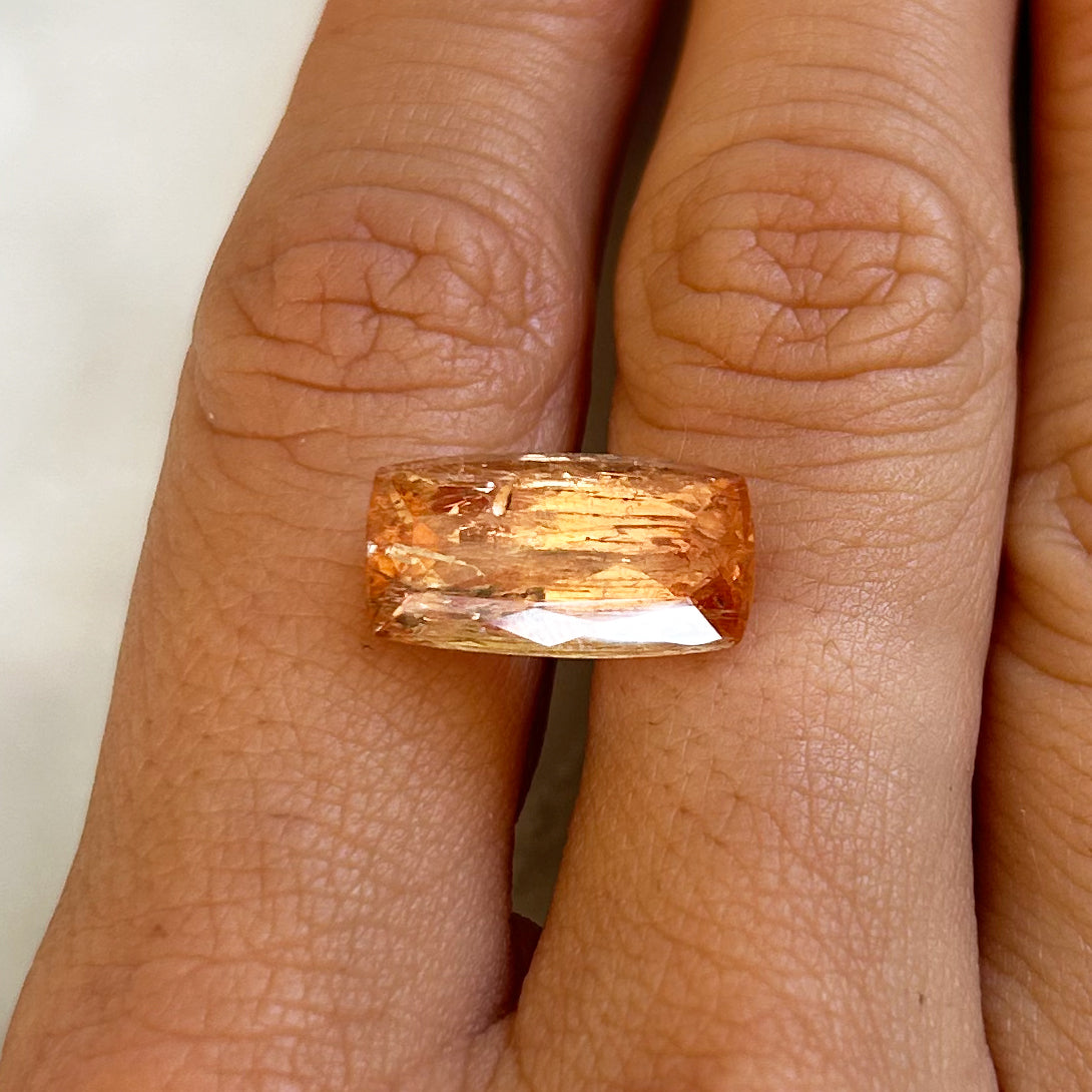 BESPOKE 7.26CT IMPERIAL TOPAZ