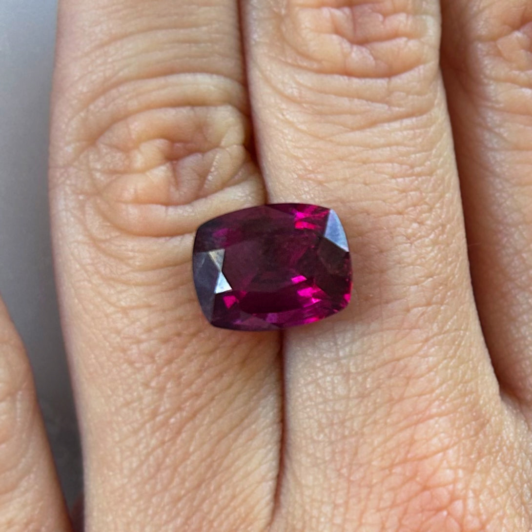 BESPOKE 6.11CT RHODOLITE GARNET