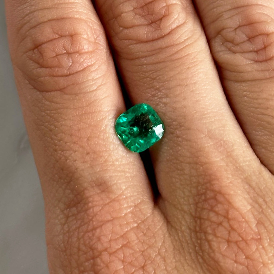 BESPOKE 1.52CT CUSHION CUT EMERALD RING