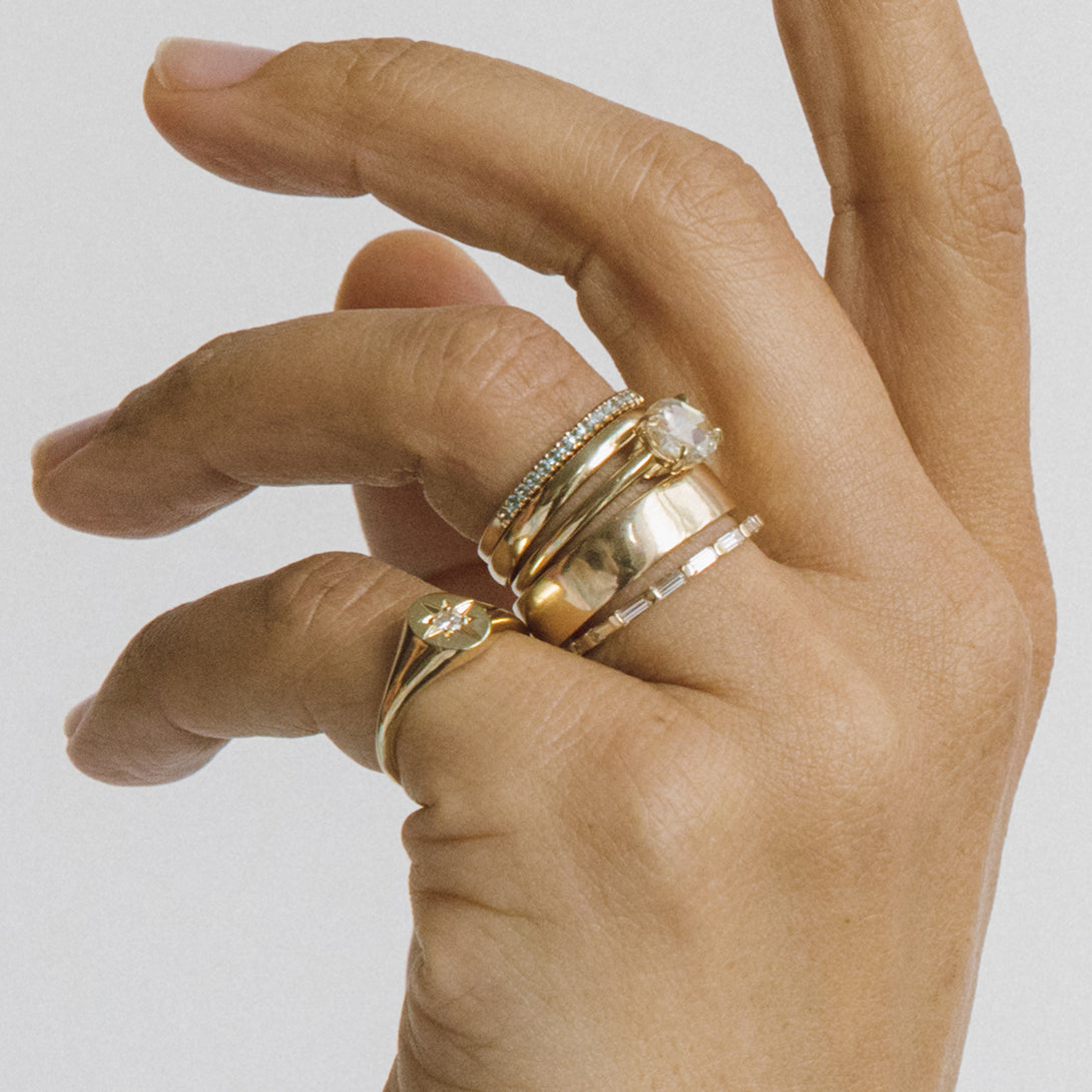 DIAMOND NORTH STAR SIGNET RING