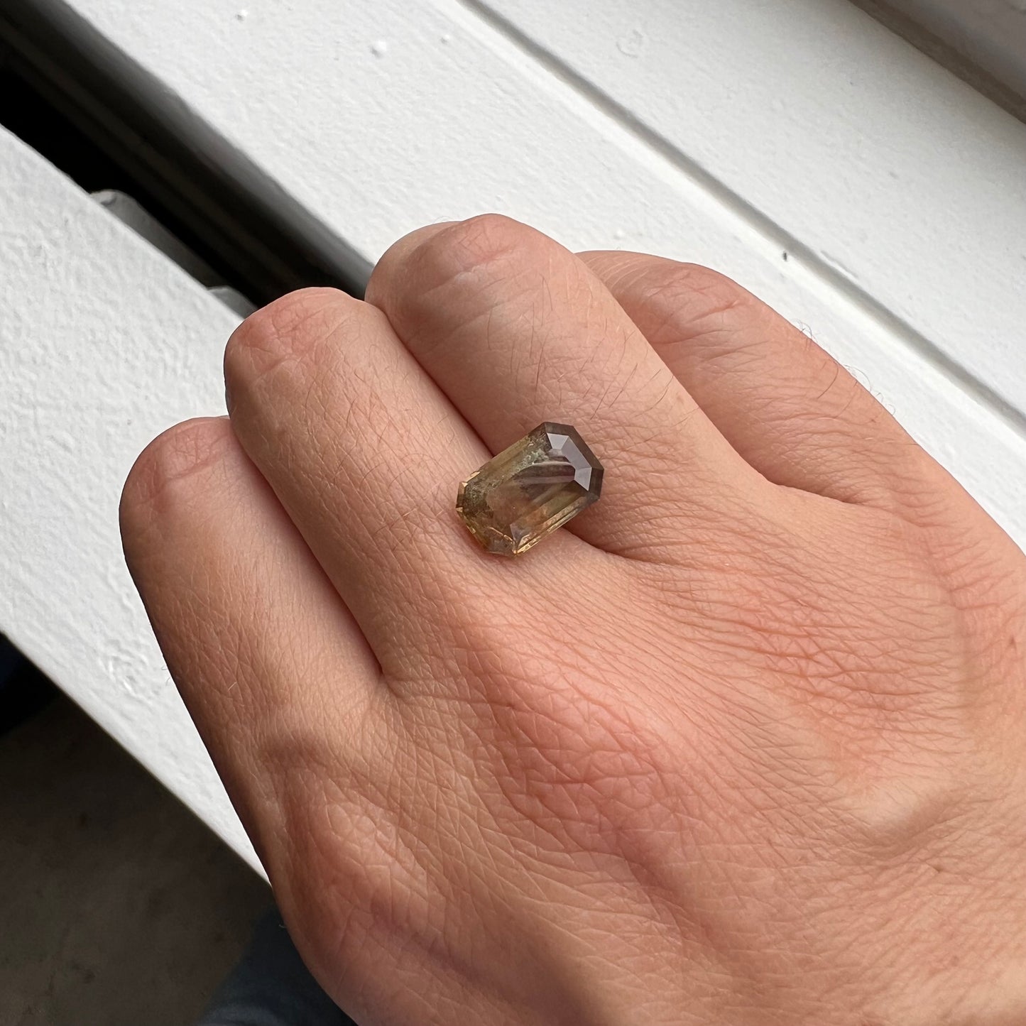 BESPOKE 4.69CT GREEN SAPPHIRE RING