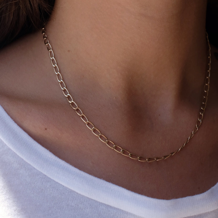 OVAL LINK NECKLACE