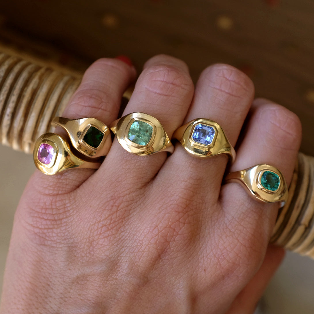 DEMANTOID RIPPLE SIGNET RING