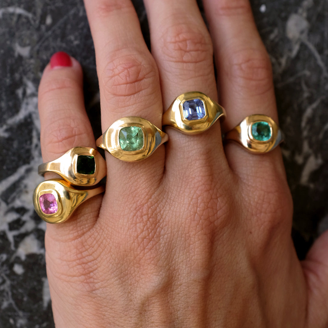 DEMANTOID RIPPLE SIGNET RING