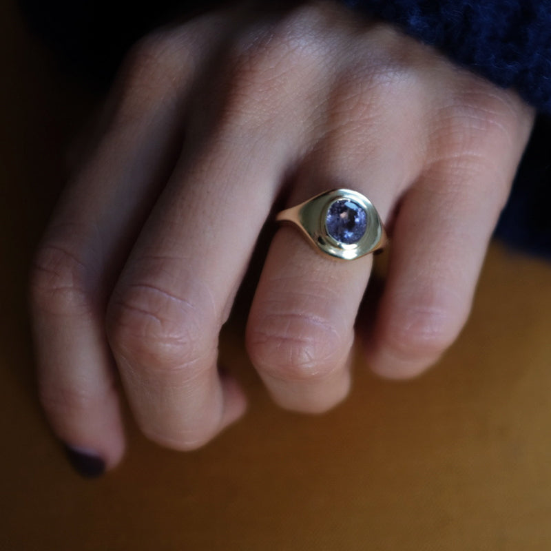 SPINEL RIPPLE SIGNET RING