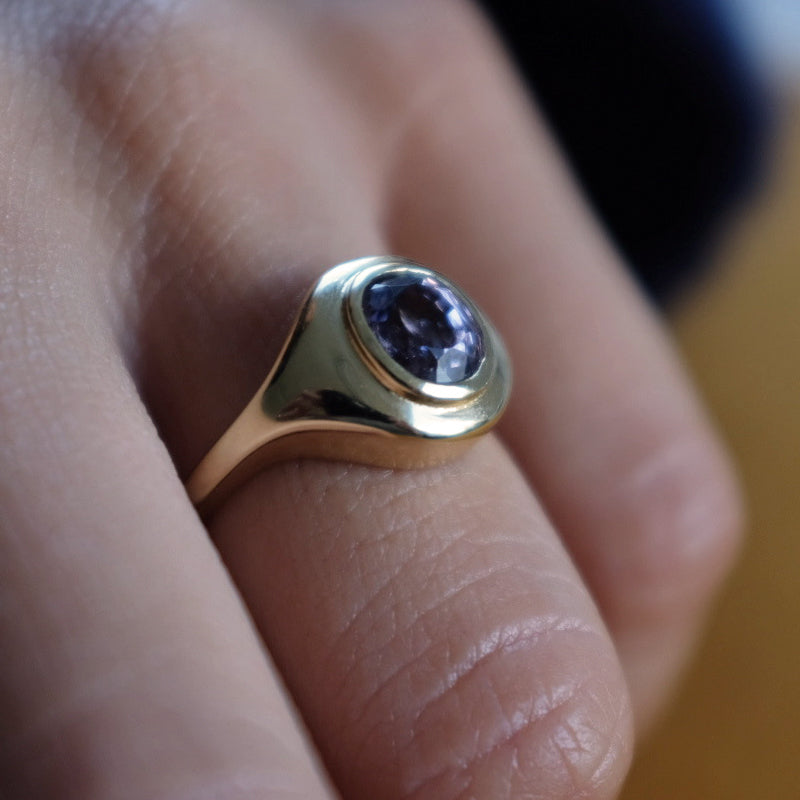 SPINEL RIPPLE SIGNET RING