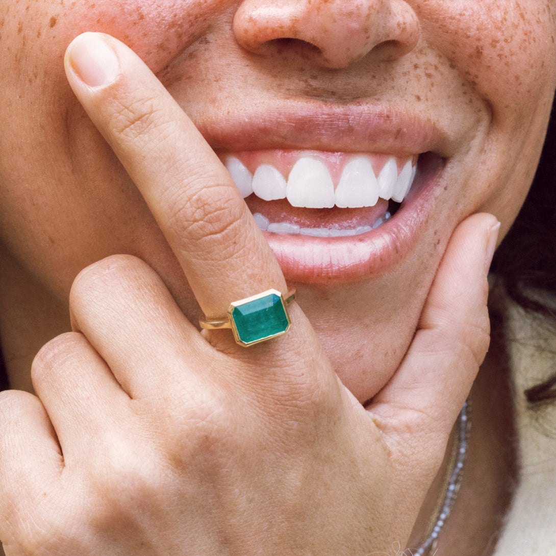 EMERALD SOLITAIRE RING