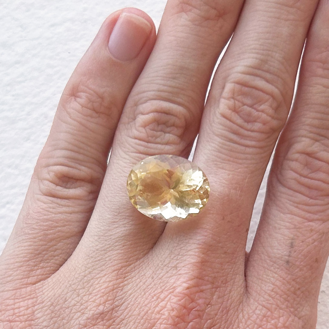 BESPOKE CITRINE OVAL RING