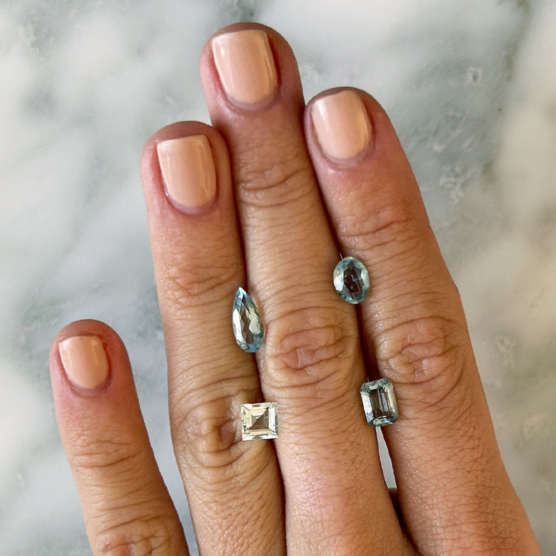 MINI BESPOKE OVAL AQUAMARINE