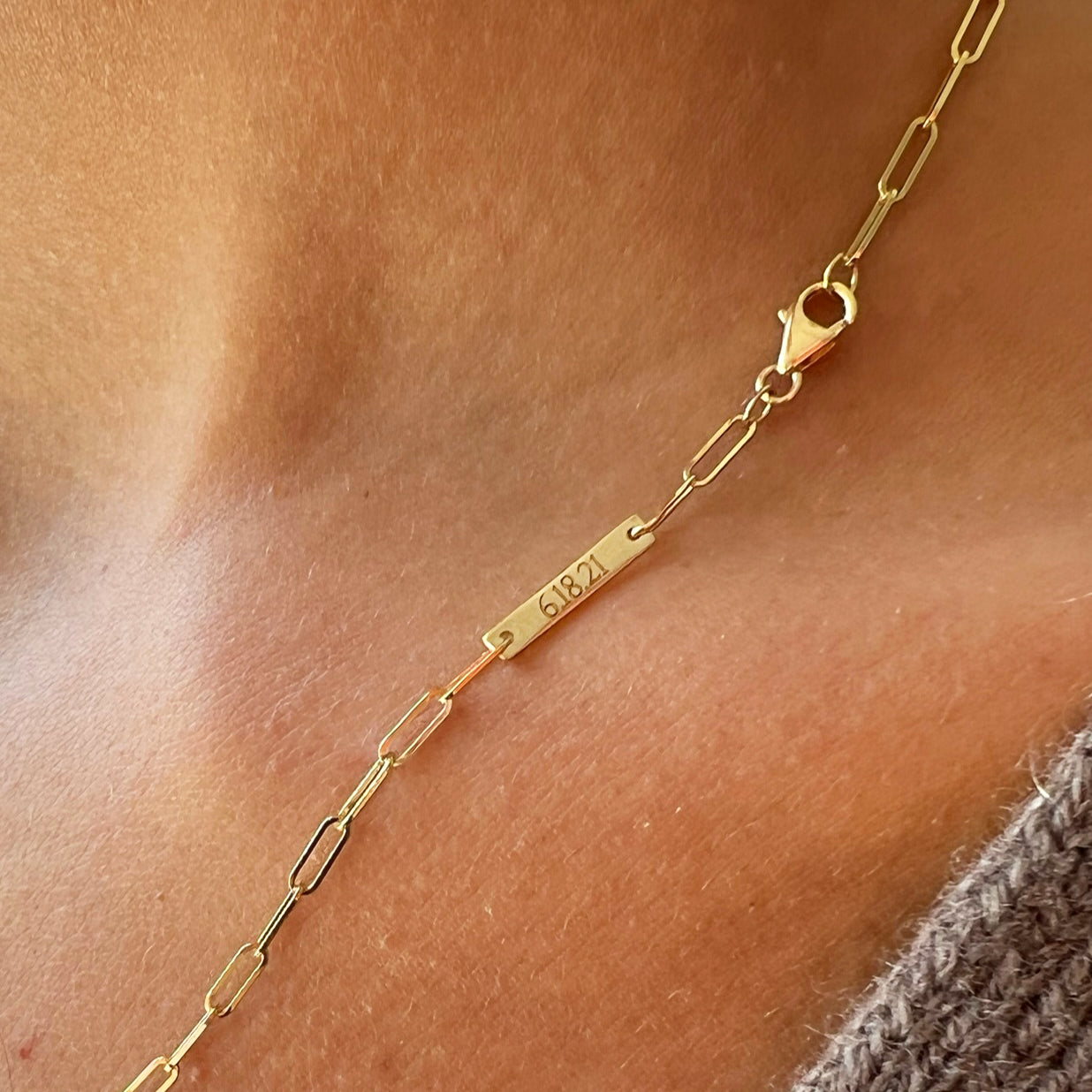 ENGRAVED BAR NECKLACE