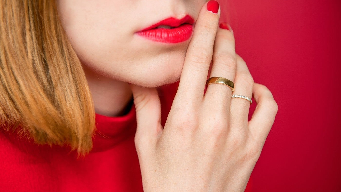 WHAT WE’RE WEARING – CLASSIC GOLD BANDS