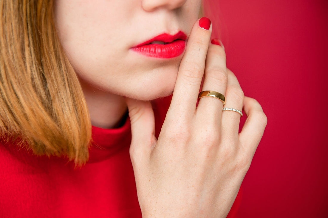 WHAT WE’RE WEARING – CLASSIC GOLD BANDS
