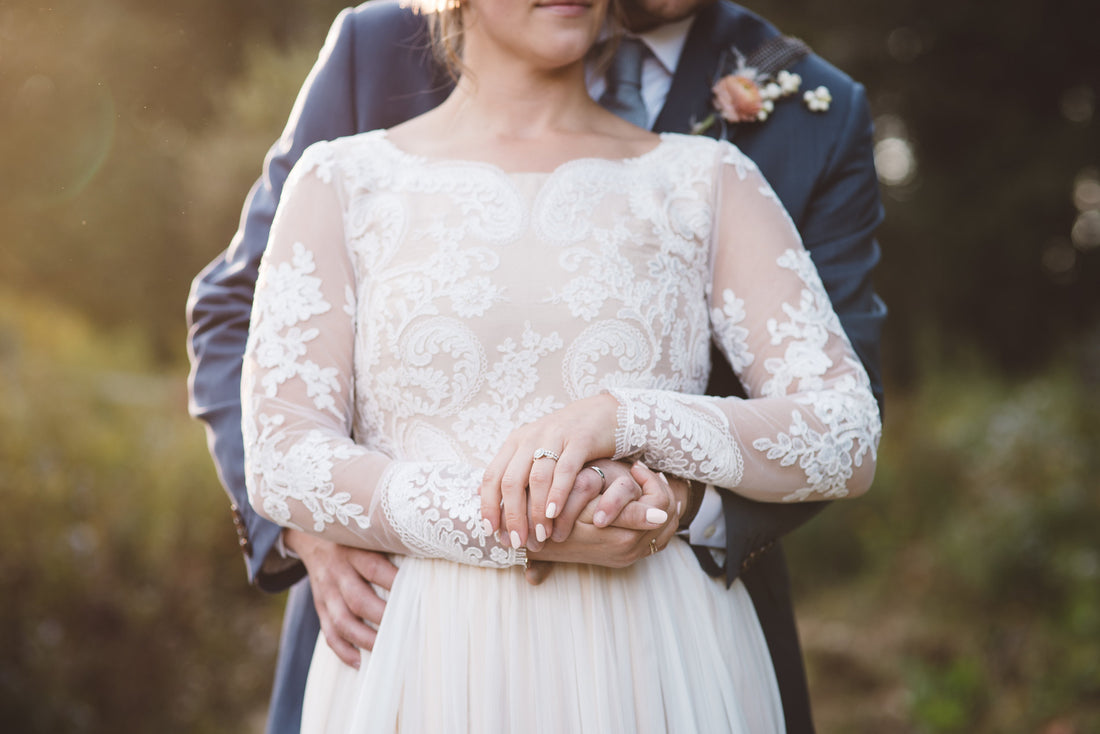How to design a custom engagement ring?