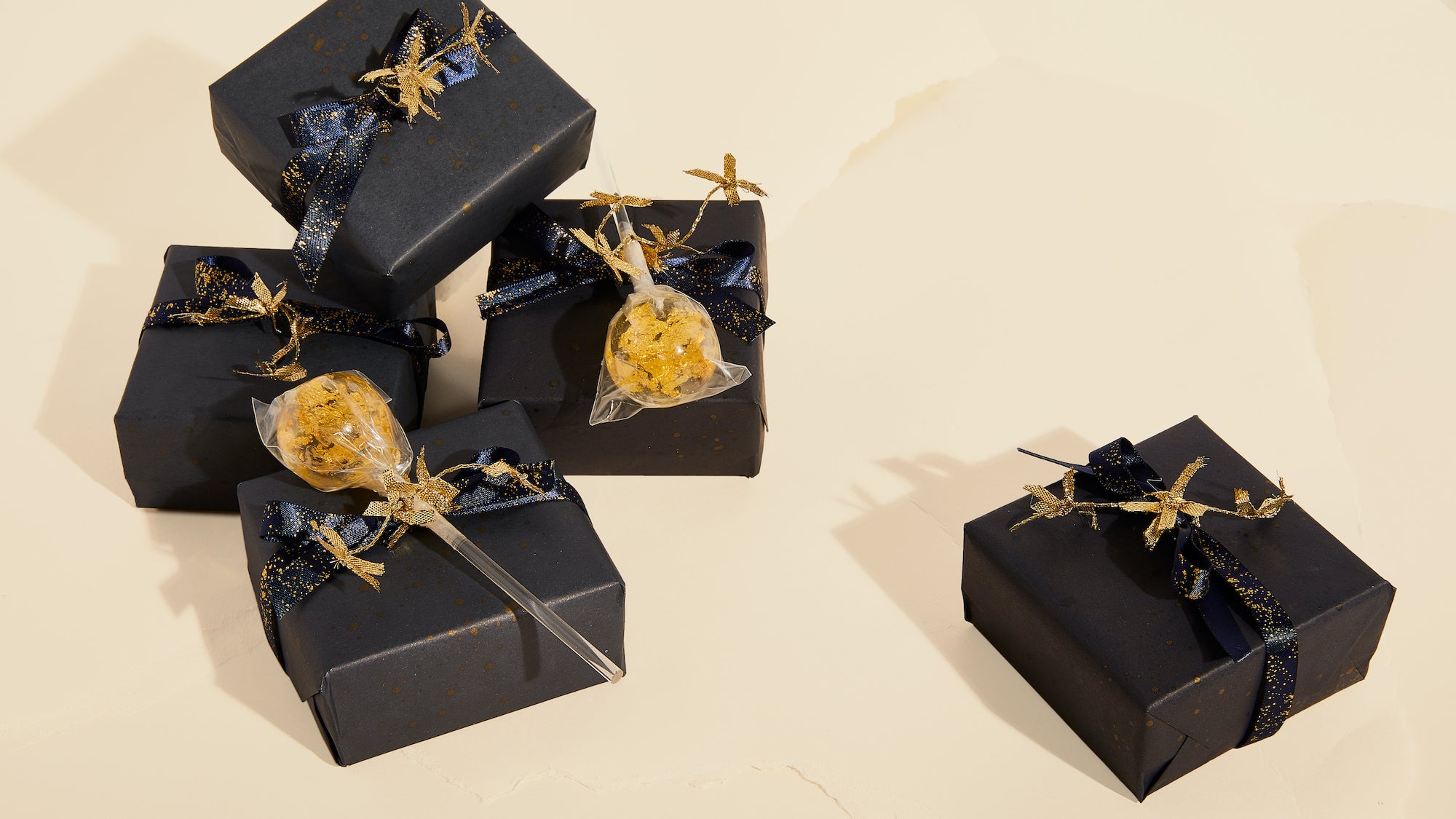 OUR HOLIDAY GIFT GUIDE