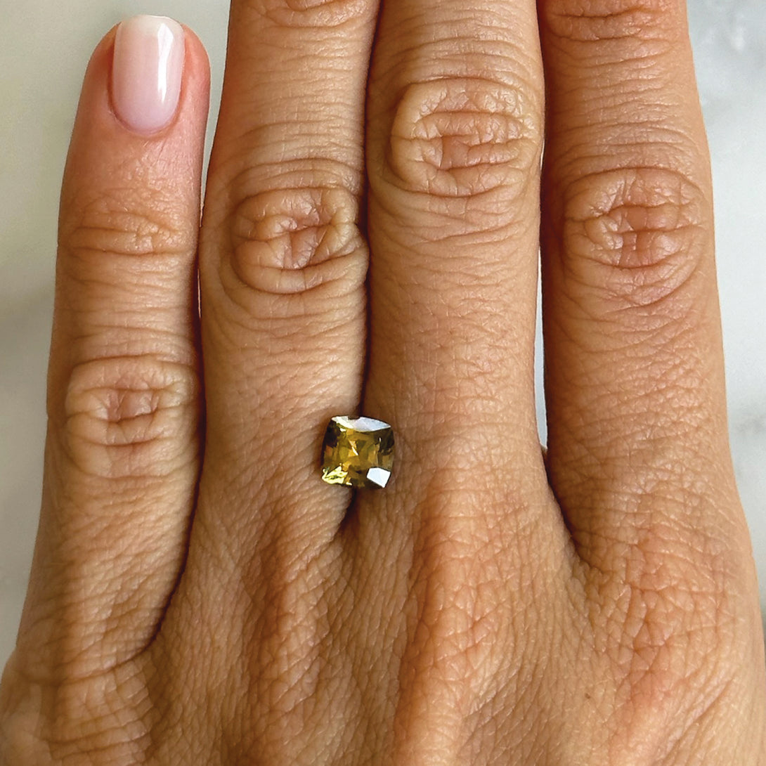 BESPOKE 1.54CT CUSHION CUT SPHENE