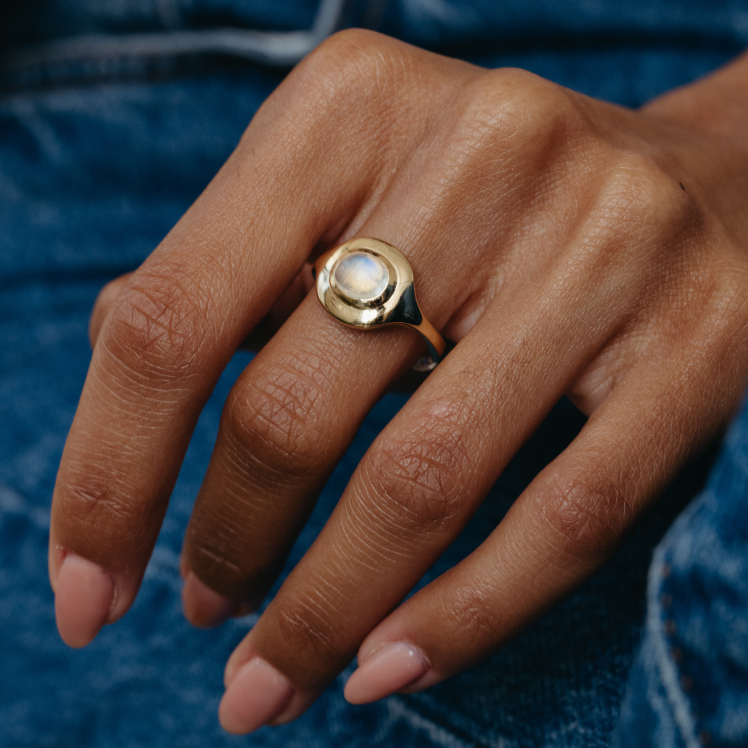 1.61ct Moonstone Oval Ripple Ring