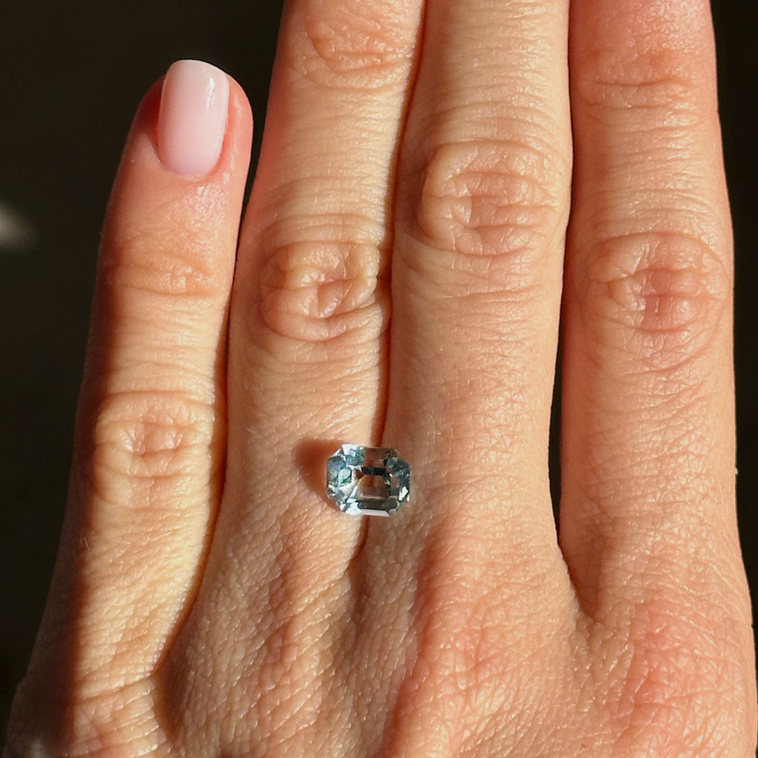 BESPOKE 1.90CT AQUAMARINE