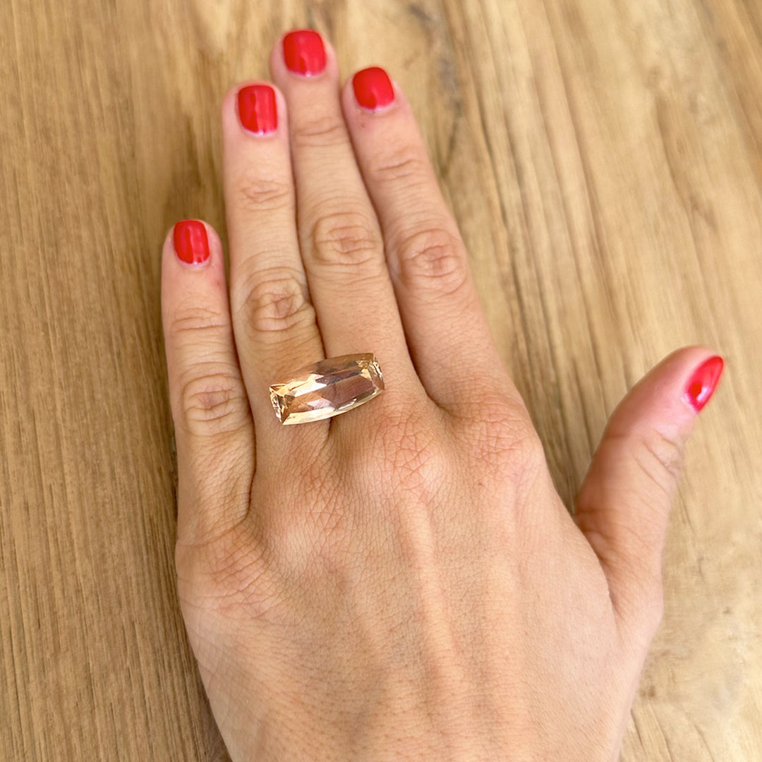 BESPOKE 13.63CT TOPAZ