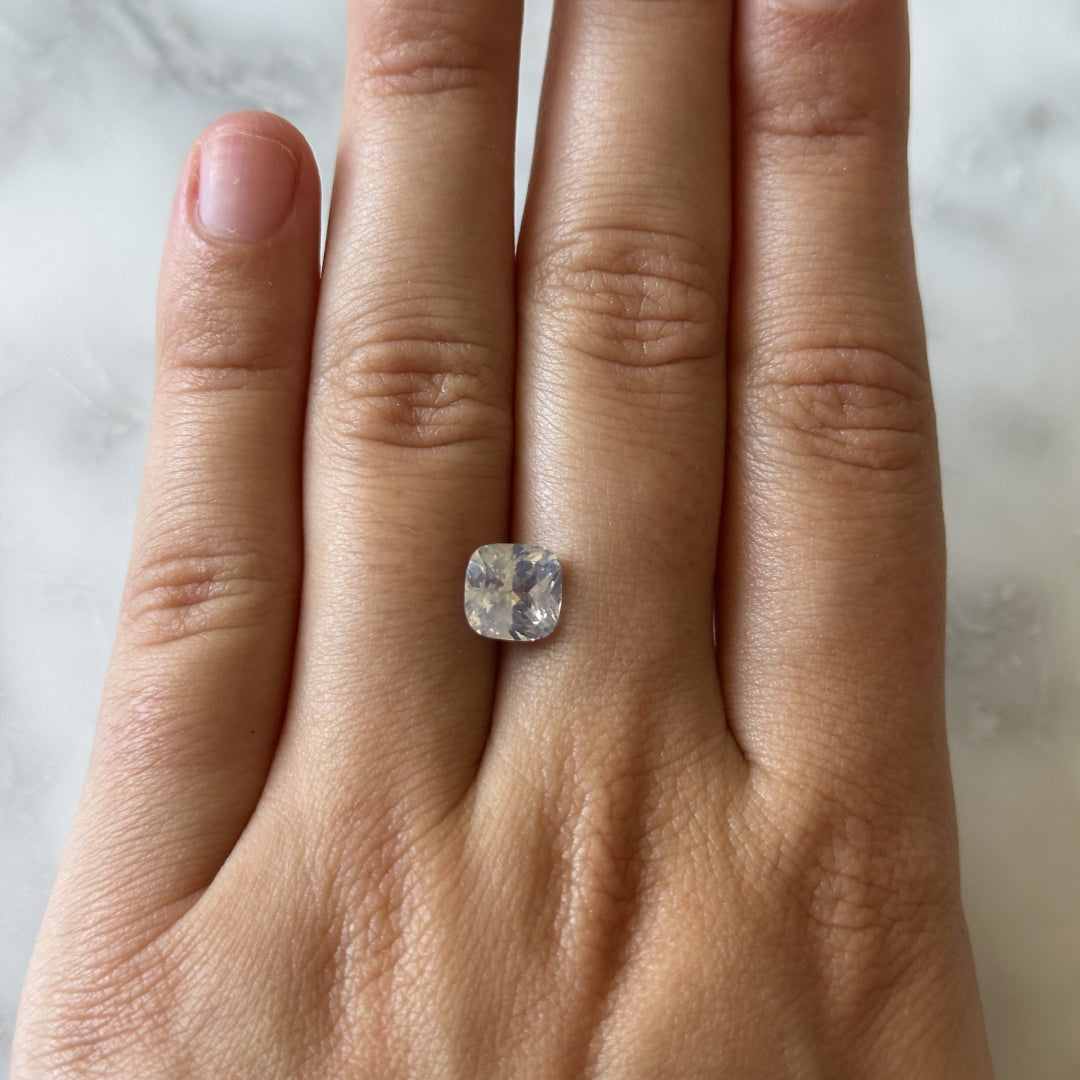 BESPOKE 2.50CT OPALESCENT SAPPHIRE