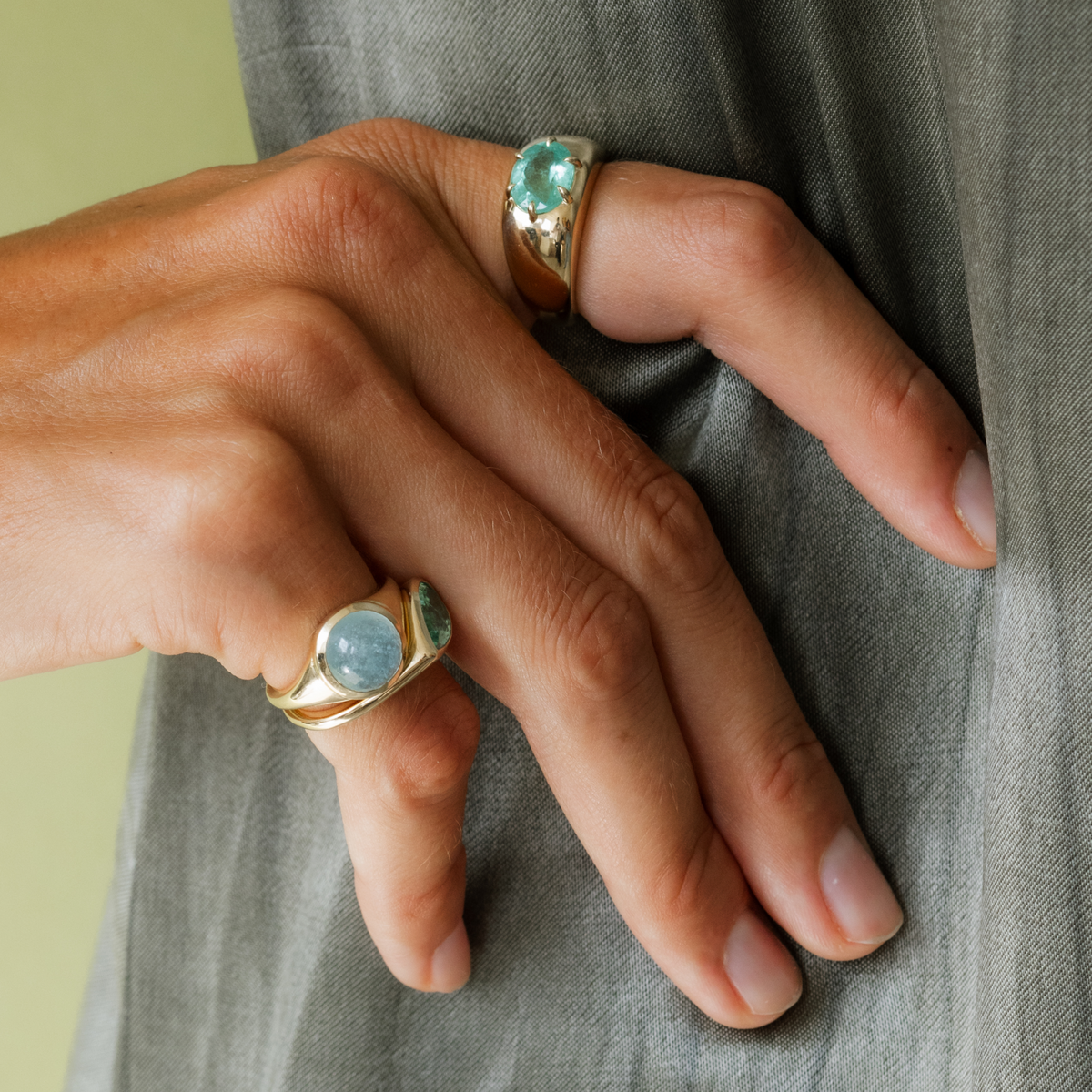 3.05ct Aquamarine Cabochon Signet Ring