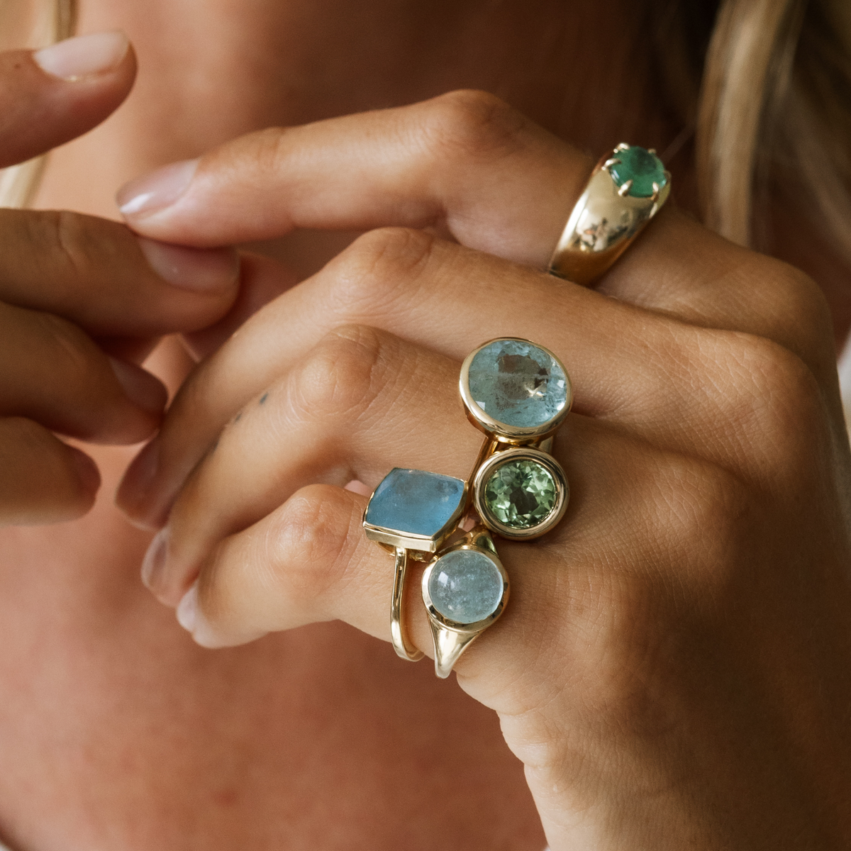 3.05ct Aquamarine Cabochon Signet Ring