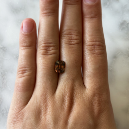 BESPOKE 3.19CT BROWN-PINK COLOR CHANGE SAPPHIRE