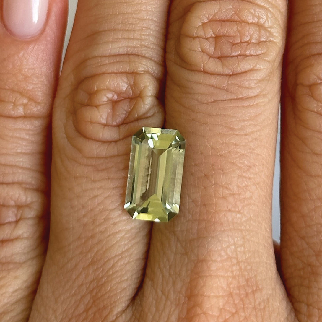 BESPOKE 3.38CT LIGHT GREEN TOURMALINE