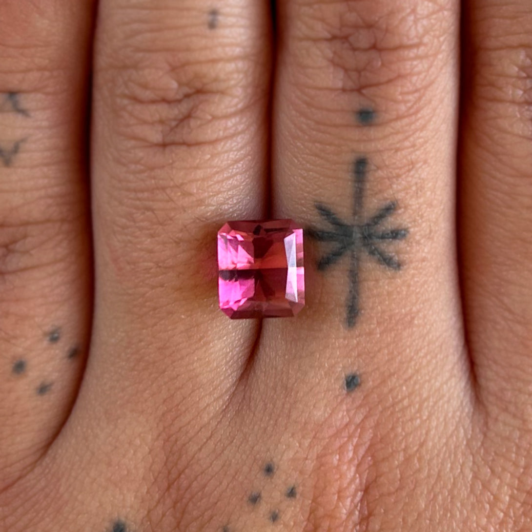 BESPOKE 3.38CT RASPBERRY TOURMALINE