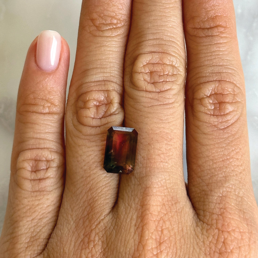 BESPOKE 3.90CT OREGON SUNSTONE