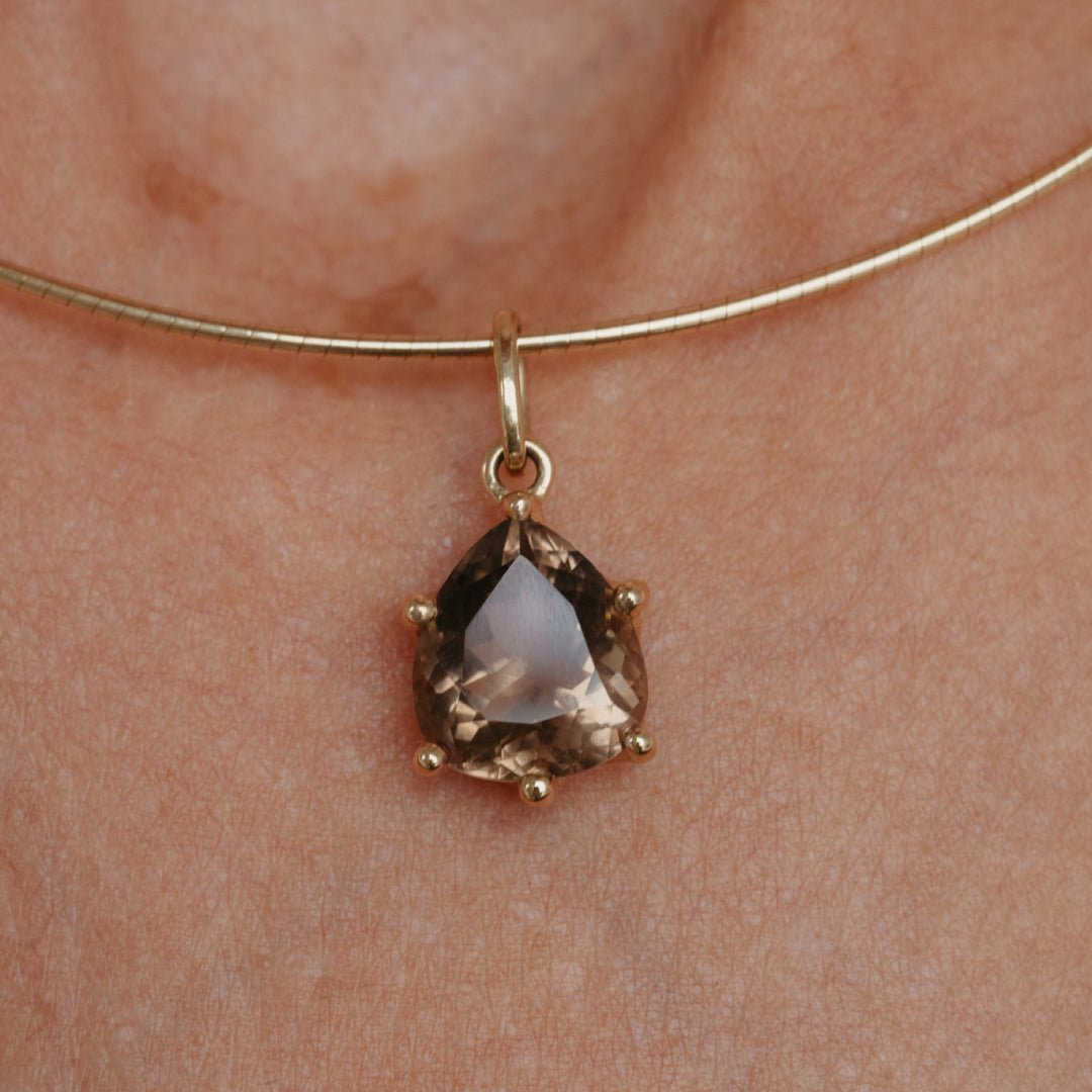 4.67CT SMOKY QUARTZ PRONG SET CHARM