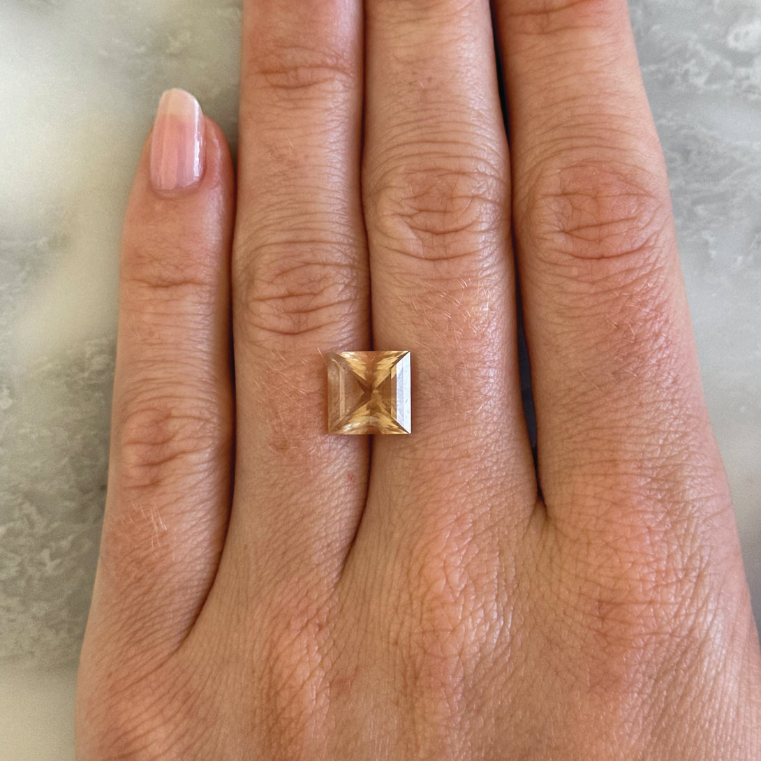 BESPOKE 4CT OREGON SUNSTONE