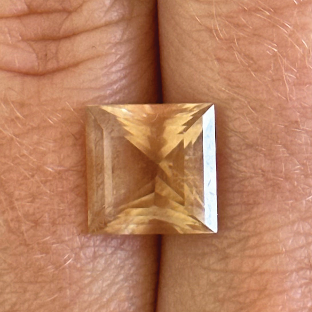 BESPOKE 4CT OREGON SUNSTONE