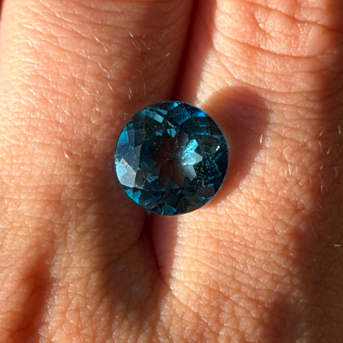 5.85ct Round London Blue Topaz